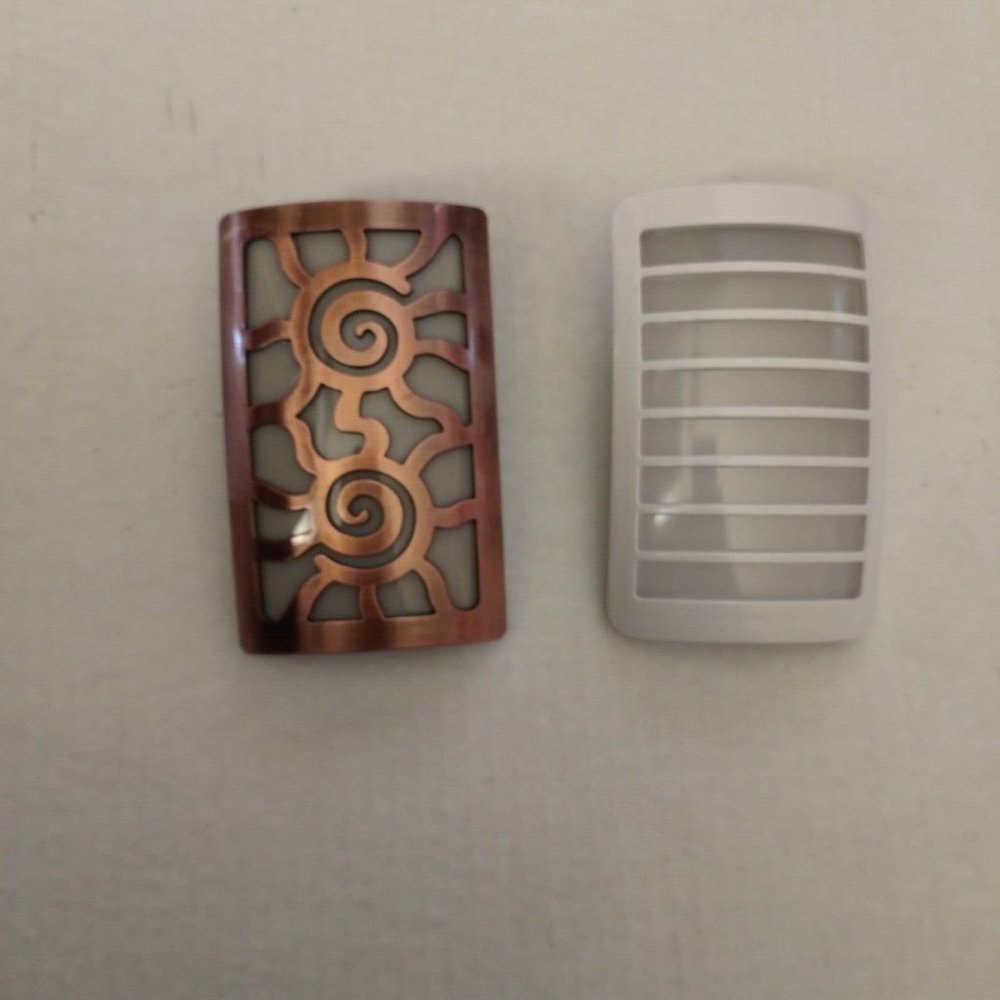 DECORATIVE NITE LIGHTS- SET OF 2.